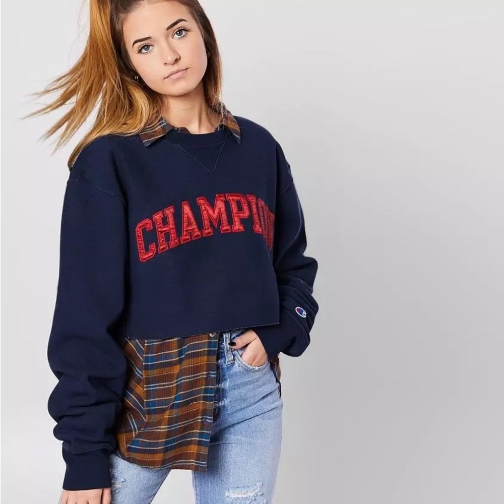 Champion Y2K Navy Cropped Sweatshirt with Red Logo